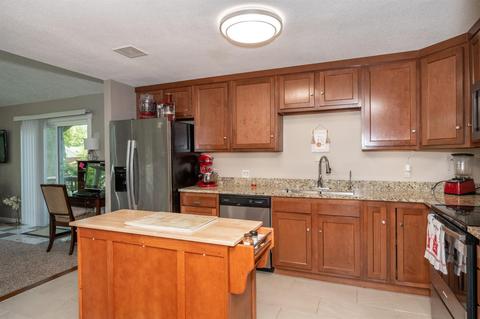 65 Hamlin Dr, Greenhills, OH 45218 photo 15