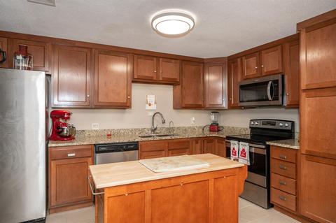 65 Hamlin Dr, Greenhills, OH 45218 photo 16