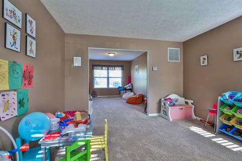 9675 Fallshill Cir, Cincinnati, OH 45231 photo 7