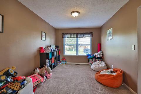 9675 Fallshill Cir, Cincinnati, OH 45231 photo 12