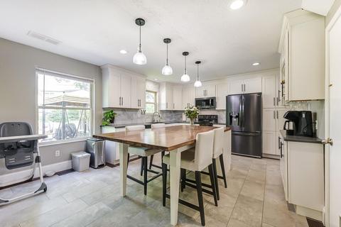 674 Weeping Willow Ln, Hamilton Township, OH 45039 photo 5