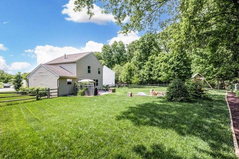 674 Weeping Willow Ln, Hamilton Township, OH 45039 photo 2