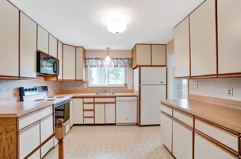 8714 Pringle Dr, Cincinnati, OH 45231 photo 14
