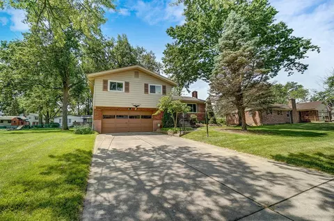 8714 Pringle Dr, Cincinnati, OH 45231 photo 4