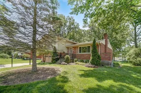 8714 Pringle Dr, Cincinnati, OH 45231 photo 3
