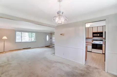 8714 Pringle Dr, Cincinnati, OH 45231 photo 12