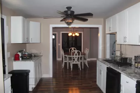 327 N E St, Hamilton, OH 45013 photo 3