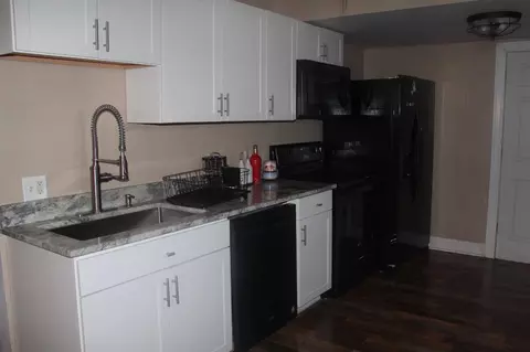 327 N E St, Hamilton, OH 45013 photo 4