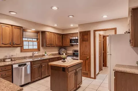 3793 Fallentree Ln, Blue Ash, OH 45236 photo 8