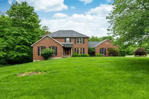 3793 Fallentree Ln, Blue Ash, OH 45236 photo 2