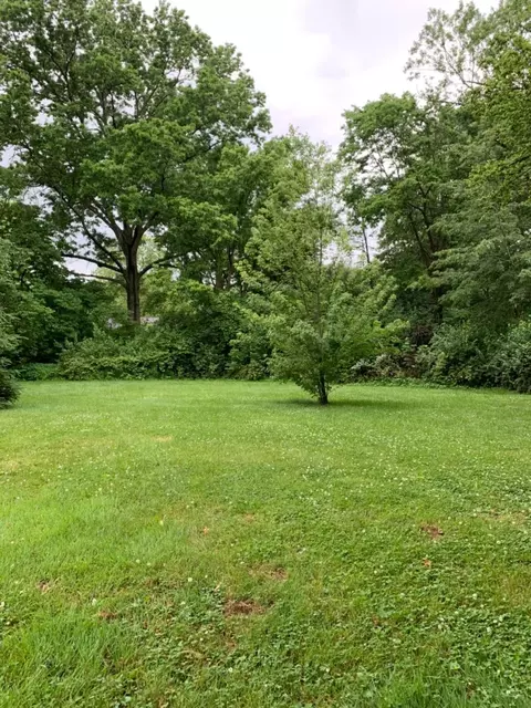 13 Dewitt St, Greenhills, OH 45218 photo 5