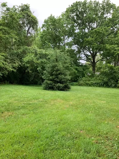 13 Dewitt St, Greenhills, OH 45218 photo 6