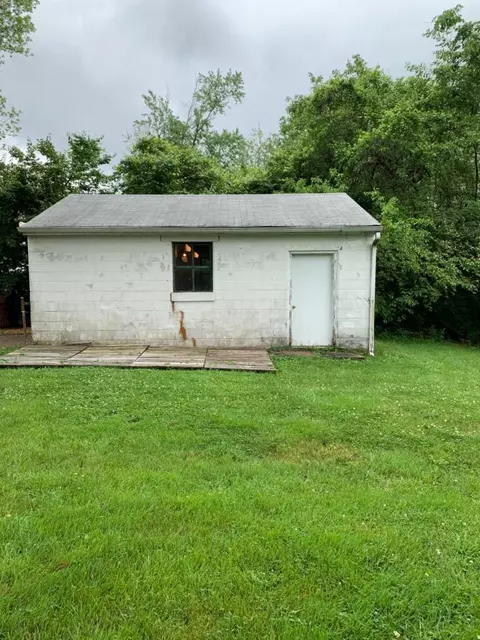 13 Dewitt St, Greenhills, OH 45218 photo 4
