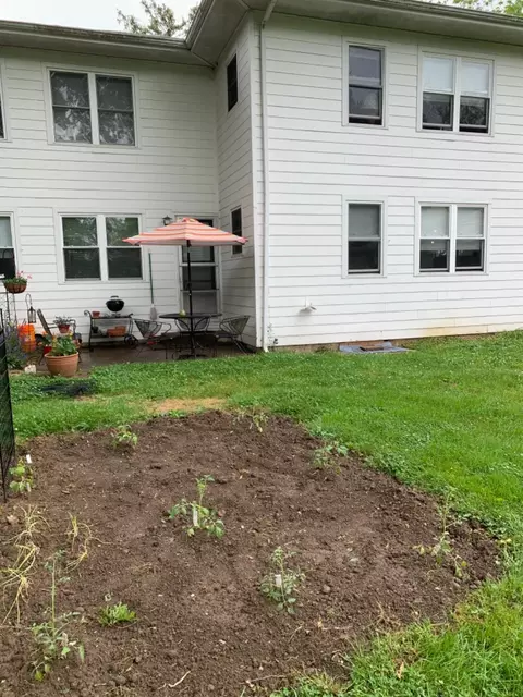 13 Dewitt St, Greenhills, OH 45218 photo 8