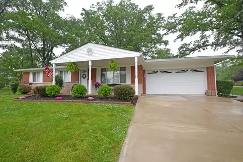 742 Loda Dr, Cincinnati, OH 45245 photo 2