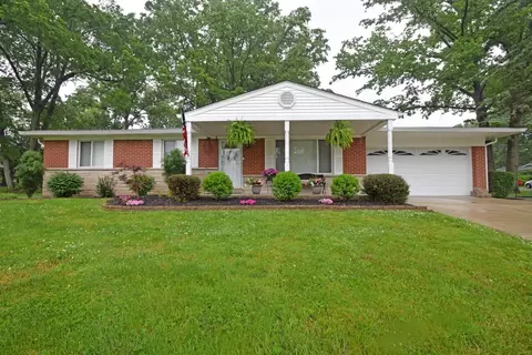 742 Loda Dr, Cincinnati, OH 45245 photo 1