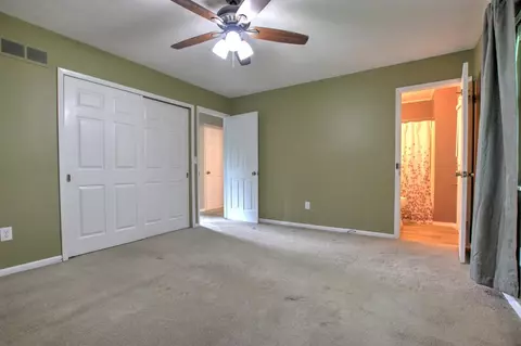 6703 Devonwood Dr, North College Hill, OH 45224 photo 11