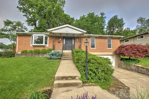 6703 Devonwood Dr, North College Hill, OH 45224 photo 1