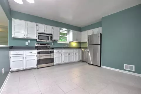 6703 Devonwood Dr, North College Hill, OH 45224 photo 8