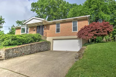 6703 Devonwood Dr, North College Hill, OH 45224 photo 2