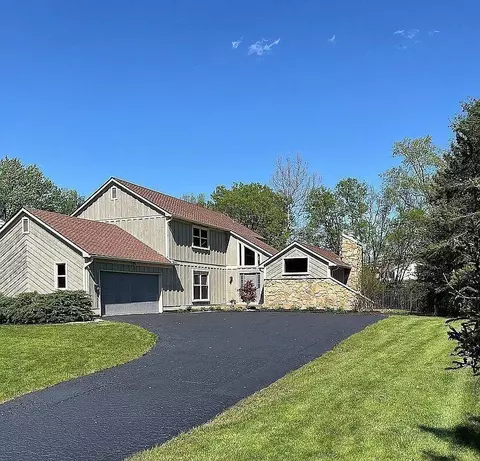 11002 Embassy Dr, Forest Park, OH 45240 photo 2