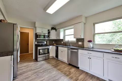 11002 Embassy Dr, Forest Park, OH 45240 photo 16