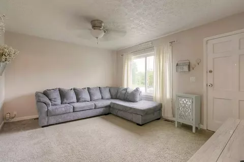 519 Denmark Dr, Cincinnati, OH 45244 photo 2