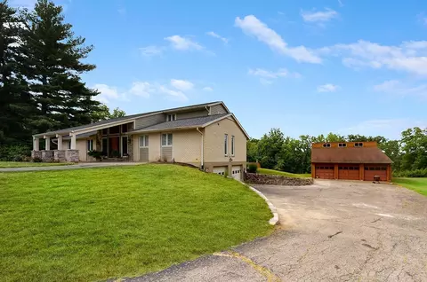 5963 Snyder Rd, Cincinnati, OH 45247 photo 2