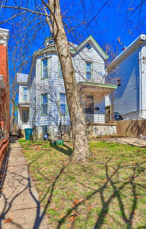 620 Riddle Rd, Cincinnati, OH 45220 photo 2