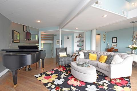 1011 Hill St, Cincinnati, OH 45202 photo 9
