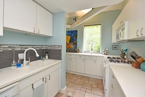 1011 Hill St, Cincinnati, OH 45202 photo 13