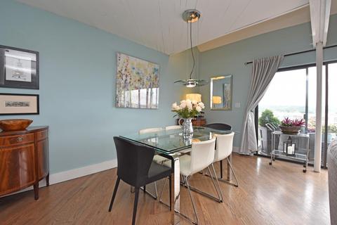 1011 Hill St, Cincinnati, OH 45202 photo 11