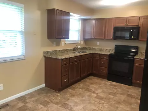 1086 Meadowind Ct, Cincinnati, OH 45231 photo 9