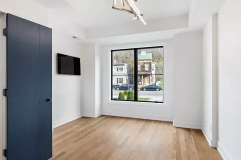 2467 Riverside Dr, Cincinnati, OH 45202 photo 3