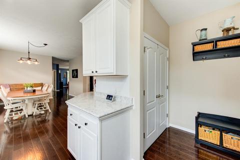 34 Dewitt St, Greenhills, OH 45218 photo 14