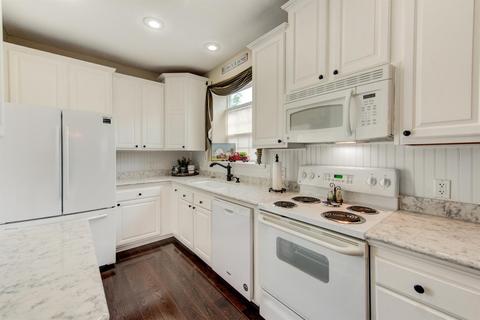 34 Dewitt St, Greenhills, OH 45218 photo 12