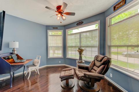34 Dewitt St, Greenhills, OH 45218 photo 7