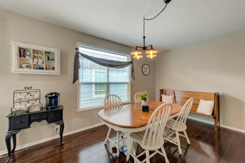 34 Dewitt St, Greenhills, OH 45218 photo 10