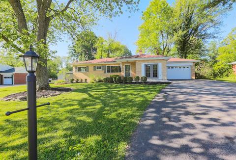 837 Diane Dr, Cincinnati, OH 45245 photo 2