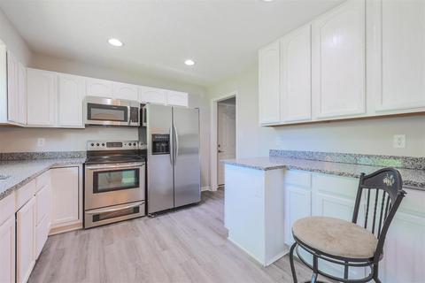 837 Diane Dr, Cincinnati, OH 45245 photo 17