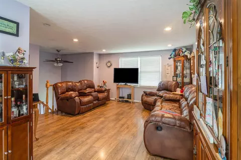 124 Burk Ln, Harrison, OH 45030 photo 2
