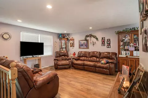 124 Burk Ln, Harrison, OH 45030 photo 3