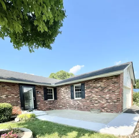 3228 Eric Ln, Hamilton, OH 45011 photo 2