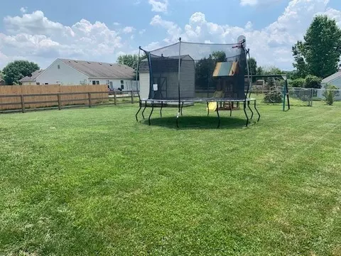 5 Sparrow Dr, Amelia, OH 45102 photo 3