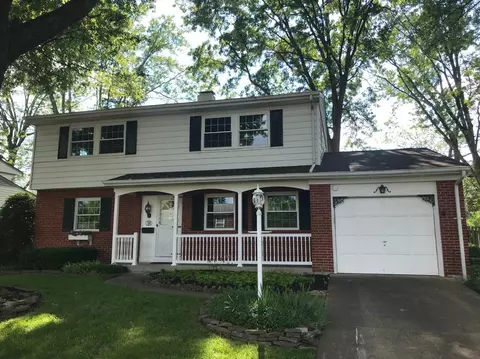 34 Handel Ln, Greenhills, OH 45218 photo 1