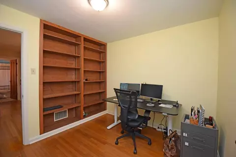 855 Dunore Dr, Cincinnati, OH 45220 photo 33