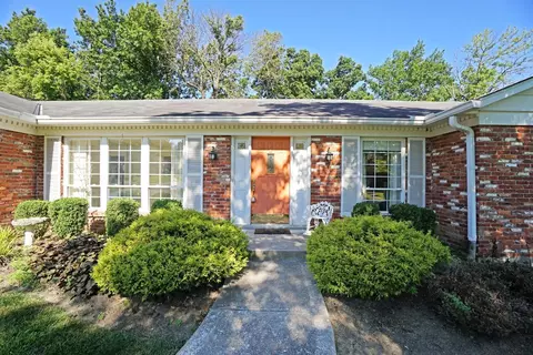 9731 Streambrook Dr, Cincinnati, OH 45231 photo 2