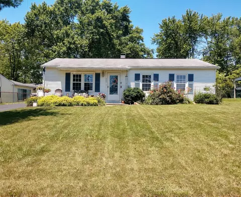 992 Sarbrook Dr, Cincinnati, OH 45231 photo 2