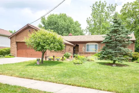 696 Woodgate Rd, Cincinnati, OH 45244 photo 1