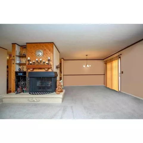 696 Woodgate Rd, Cincinnati, OH 45244 photo 7